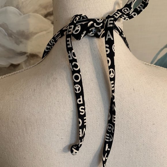 Michael Kors Peace & Love Black/ White Large Bikini Top - Picture 2 of 7